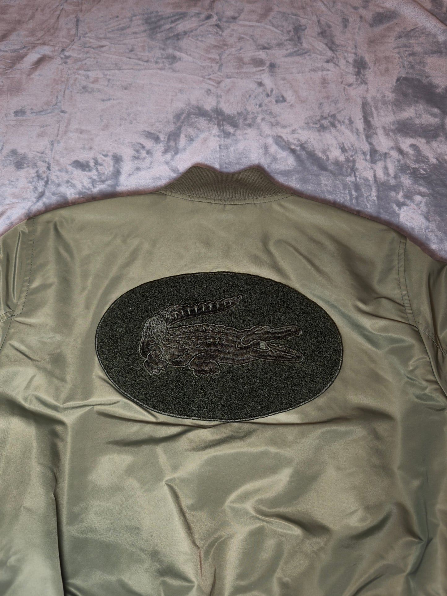 Original Lacoste Bomberjacke – Oliv – Style BH1158 – mit Etikett