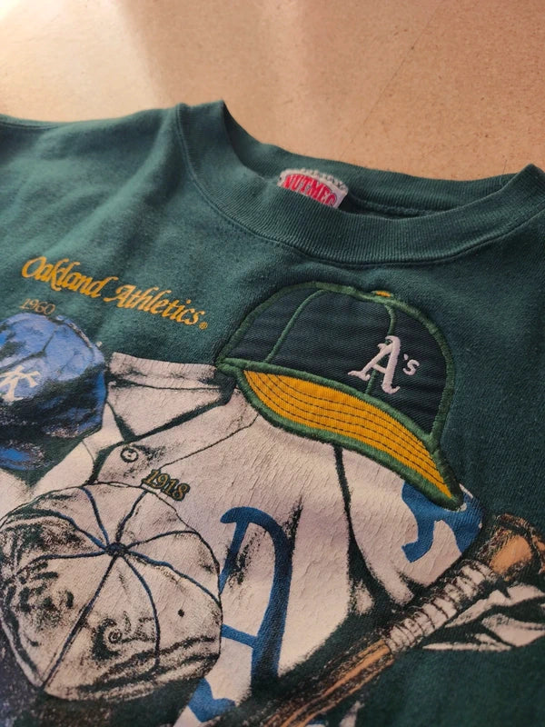 Vintage Nutmeg USA Oakland Athletics Sweatshirt – 90s – L – Rare