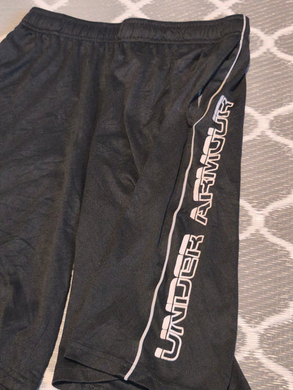 Under Armour Sportshorts Jugend YLG (L) – Schwar