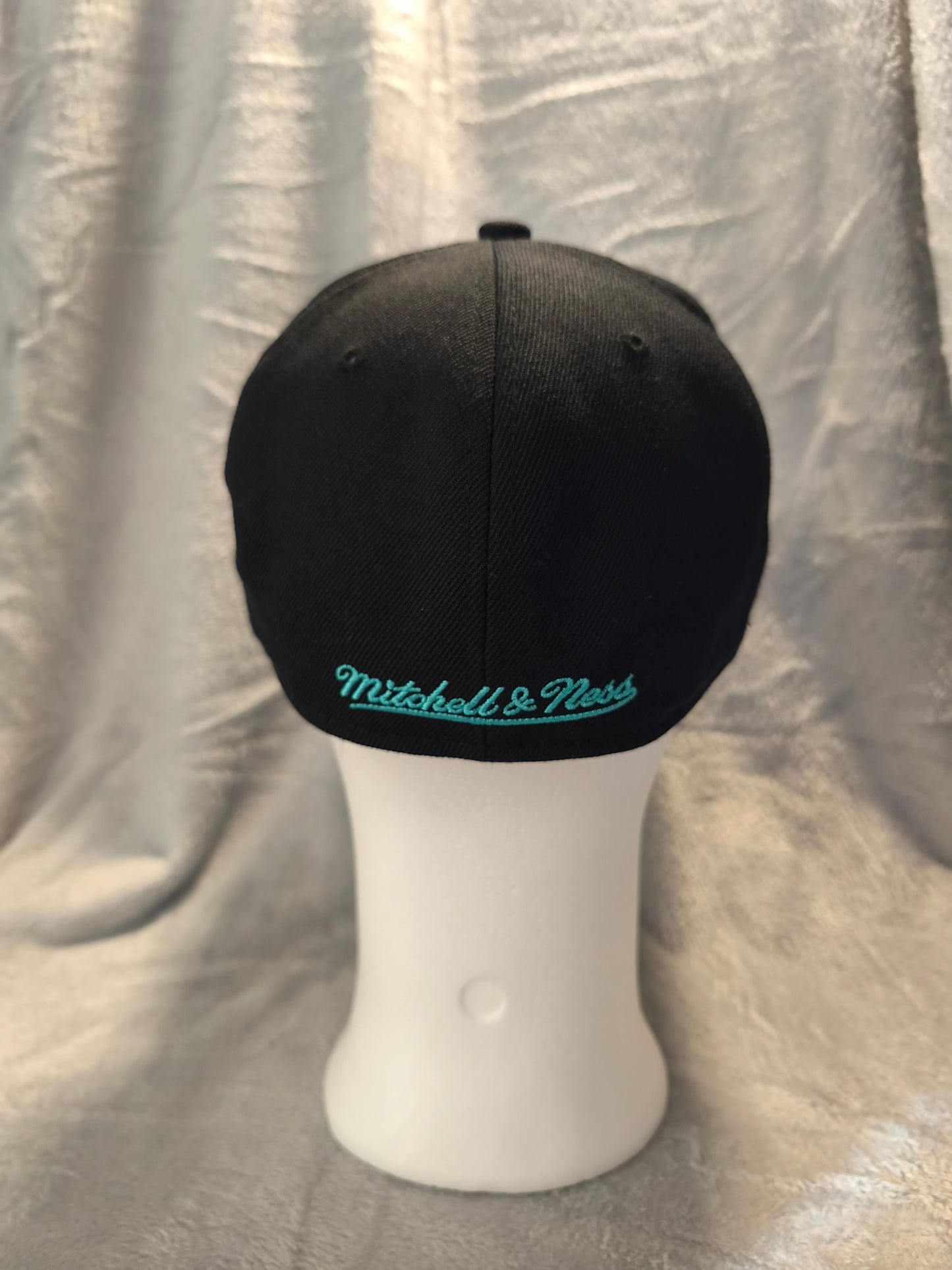 Mitchell & Ness Vancouver Grizzlies Cap – NBA – Größe 7 1/4 – Fitted