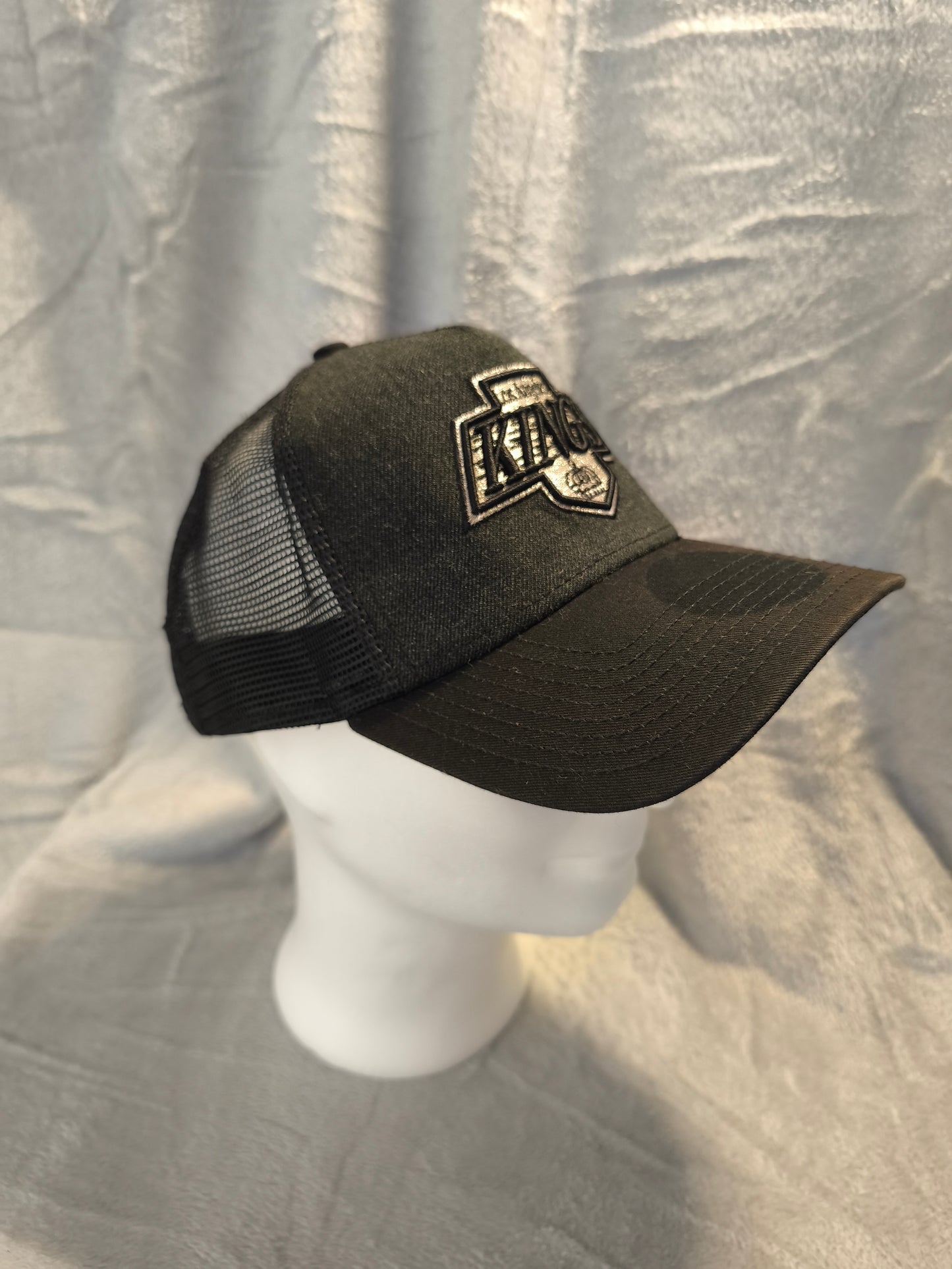 New Era Los Angeles Kings Trucker Cap – Grau/Schwarz – NHL – One Size