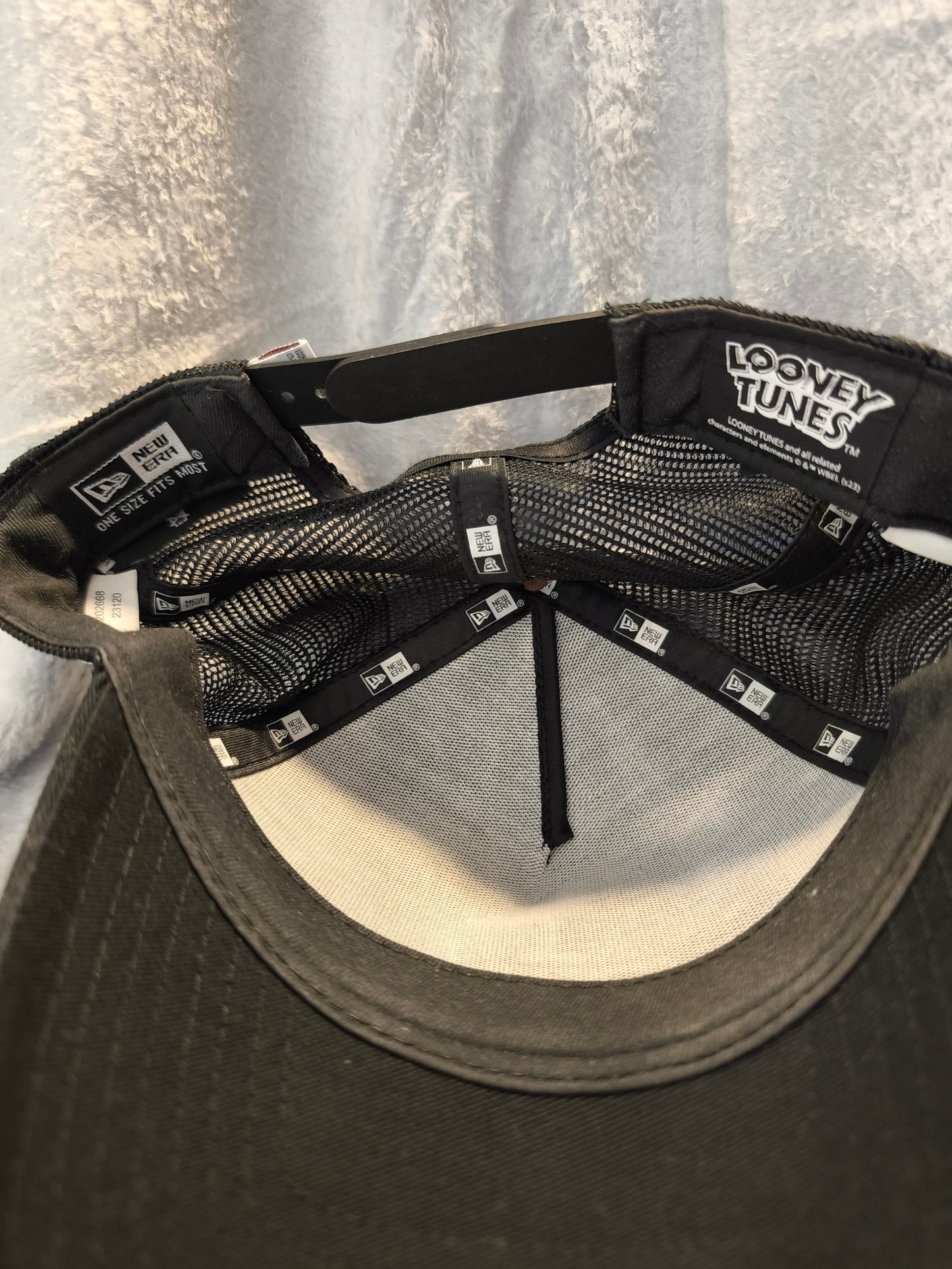 New Era Looney Tunes Trucker Cap – Schwarz – One Size