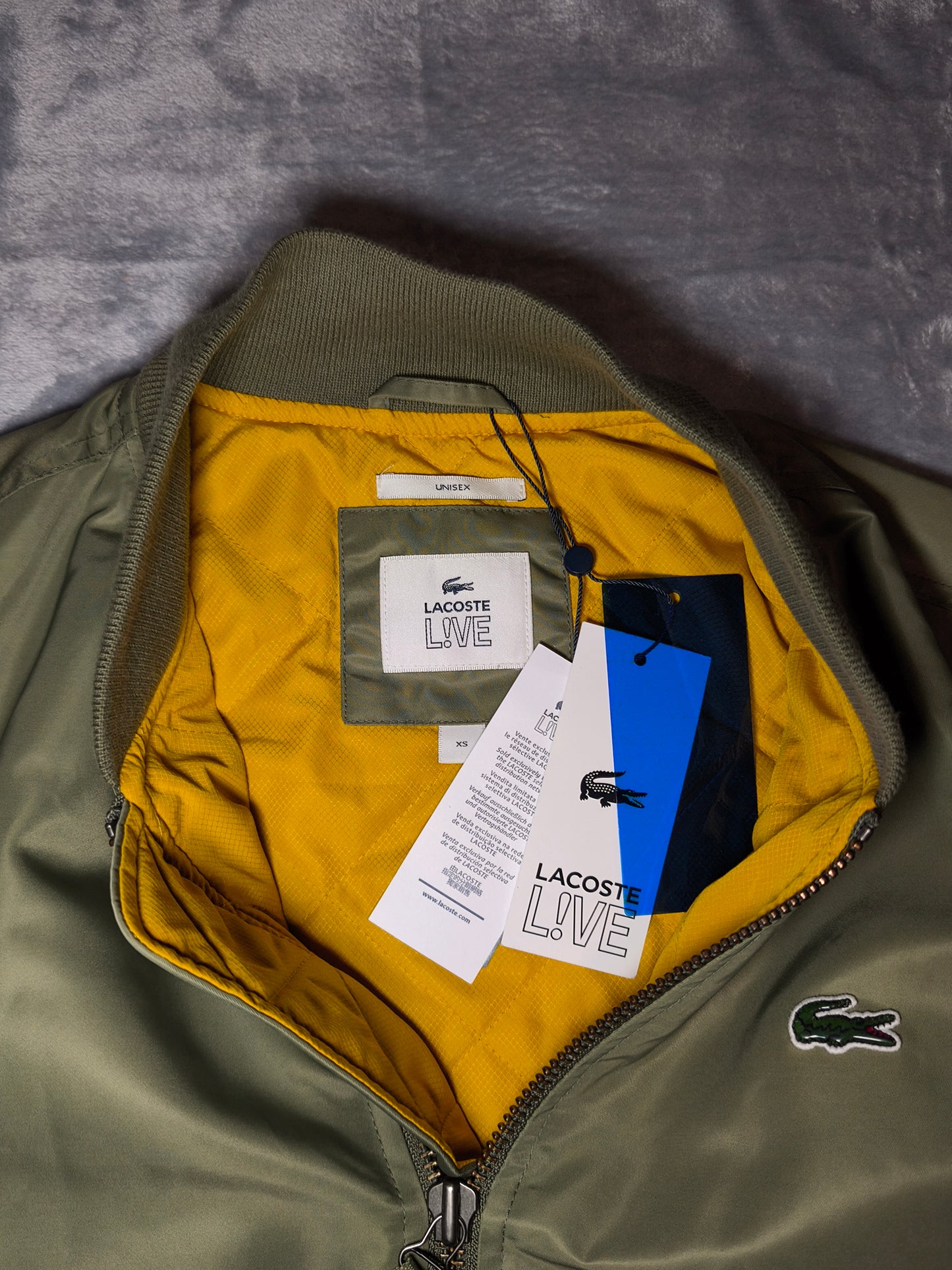 Original Lacoste Bomberjacke – Oliv – Style BH1158 – mit Etikett