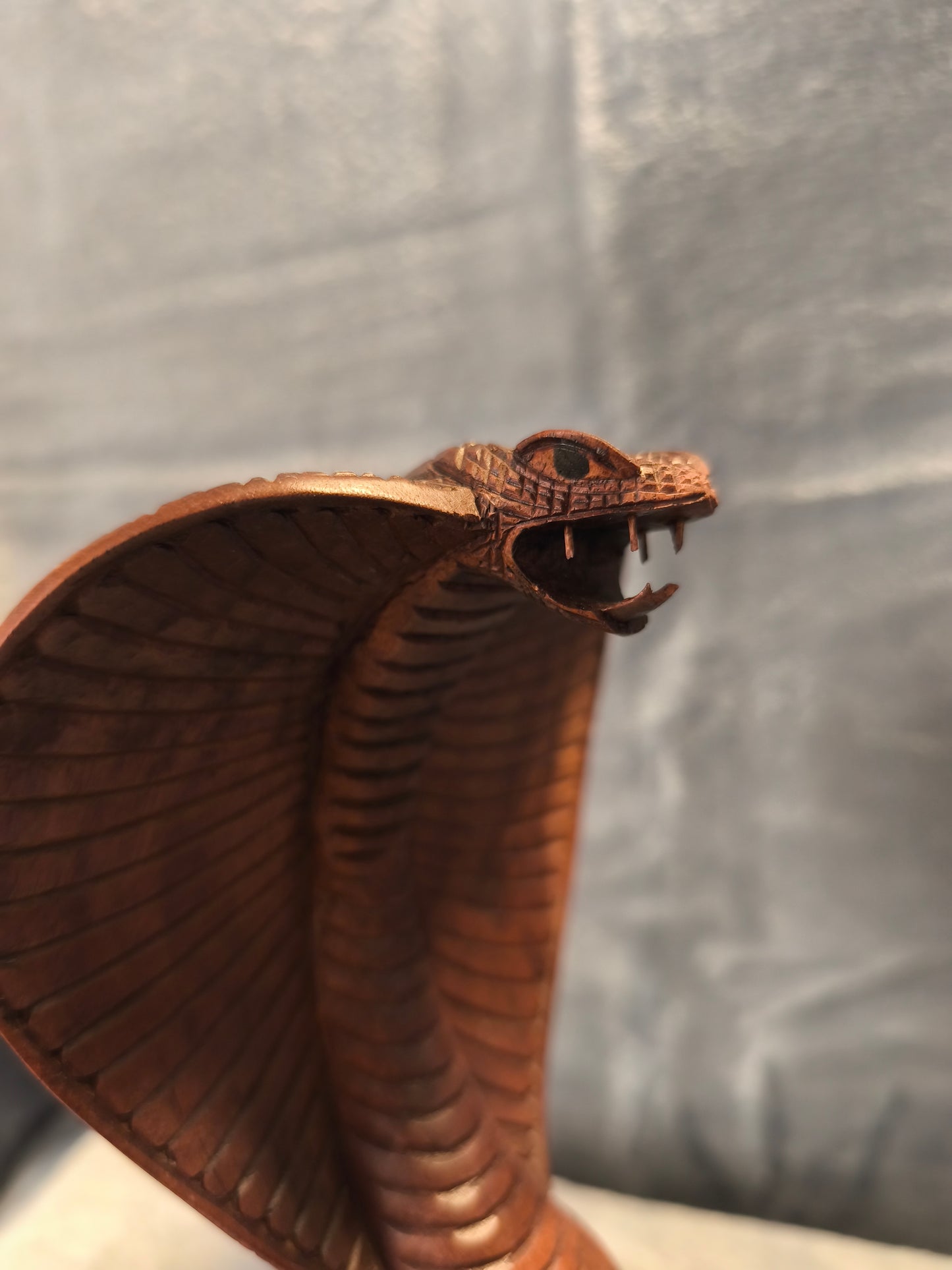 Handarbeit Deko Kobra aus SUAR HOLZ