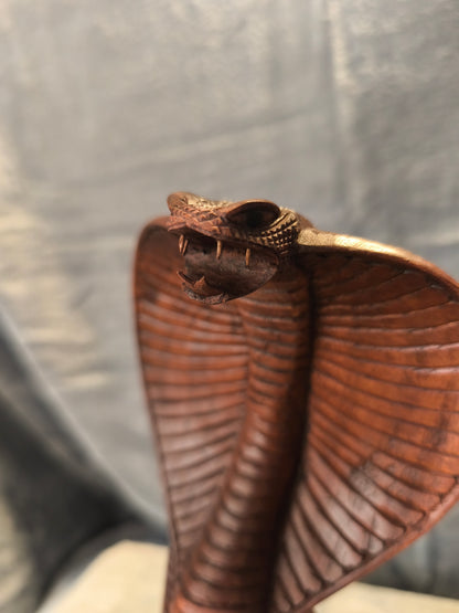 Handarbeit Deko Kobra aus SUAR HOLZ