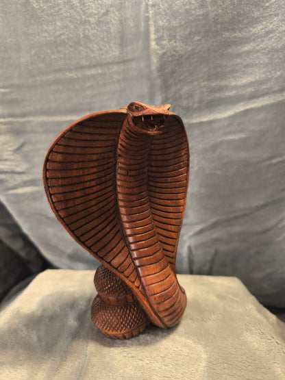 Handarbeit Deko Kobra aus SUAR HOLZ