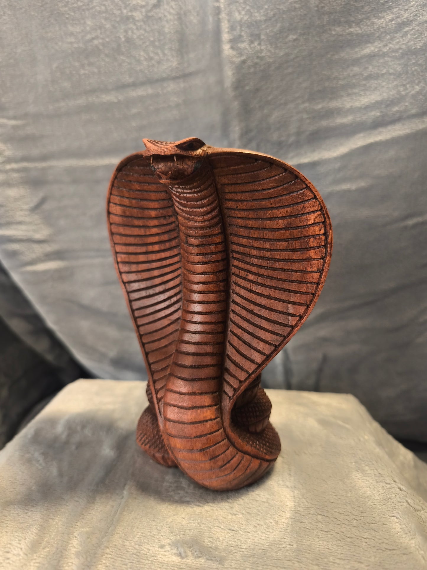 Handarbeit Deko Kobra aus SUAR HOLZ