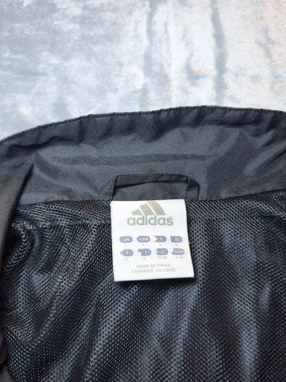 Adidas Trackjacket – Größe L – Baujahr 2011 – Classic Sport Style
